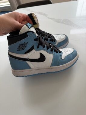 Nike Air Jordan 1 High Top Sneakers - White & Light Blue Y7